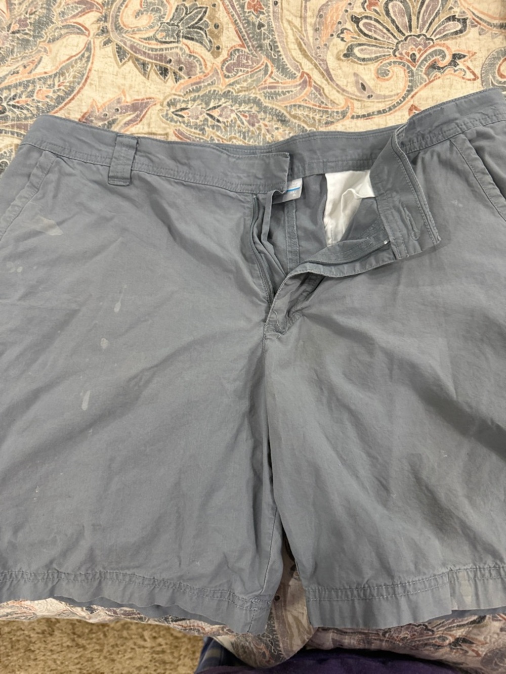 Columbia Men's Gray Flat Front Casual Shorts 36